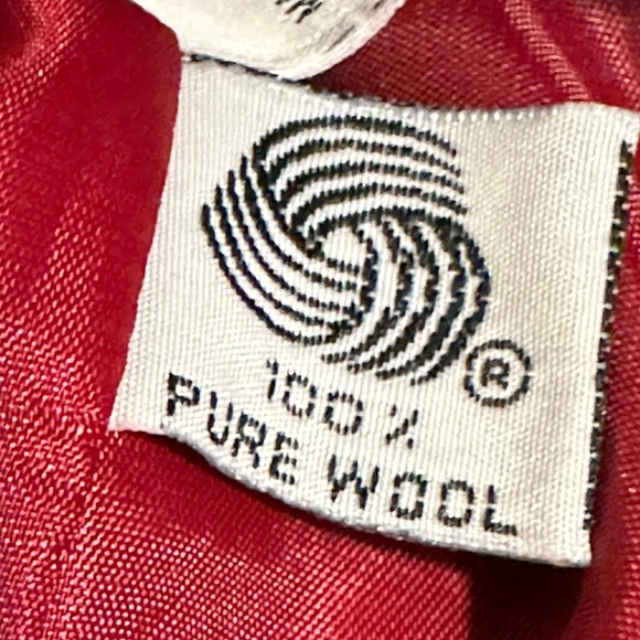 CHRISTIAN DIOR Maroon Blazer Jacket With Goldtone Buttons 100% Wool Size 4  - Picture 10 of 10